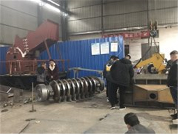 金屬破碎機設(shè)備1600型客戶到廠考察